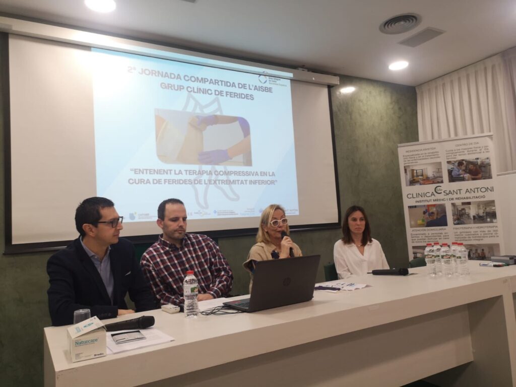 Xerrada inaugural - D'esquerra a dreta:
Dr. Julio Duran (Clínica Sant Antoni), Dan Bretón (Clínica Sant Antoni), Gemma Martínez i Marta Pascuas