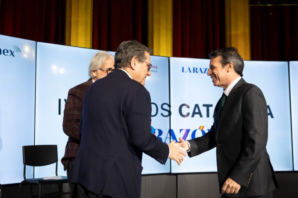 Sr. PEdro Ayesa, recoge premio